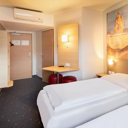 B&B Hotel Wuerzburg-City ภายนอก รูปภาพ