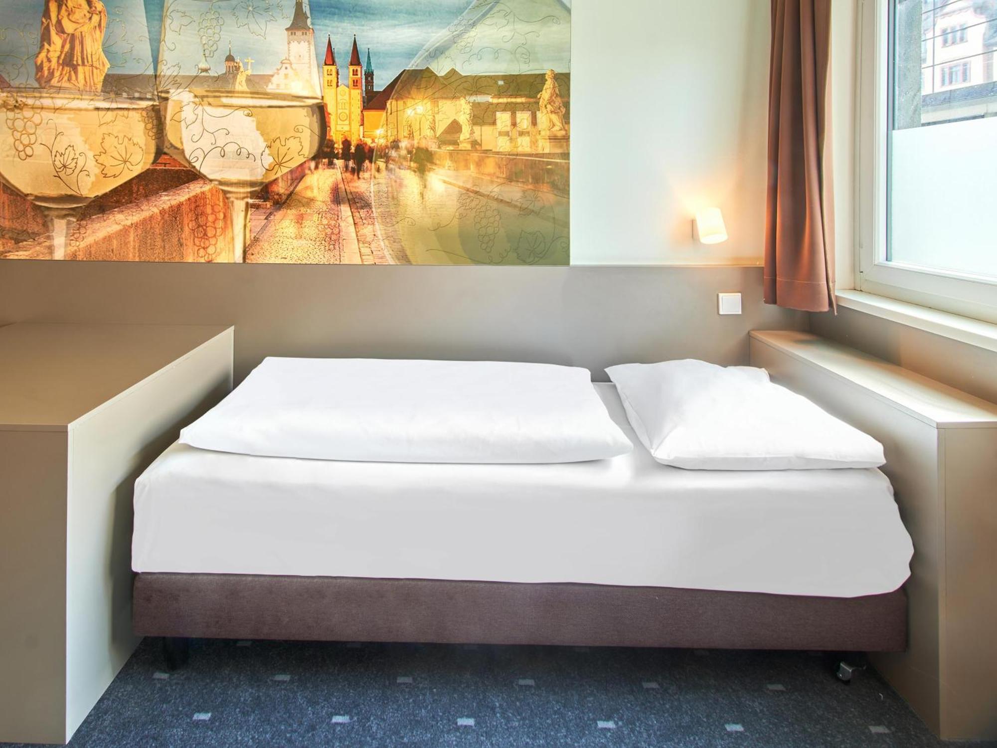 B&B Hotel Wuerzburg-City ภายนอก รูปภาพ