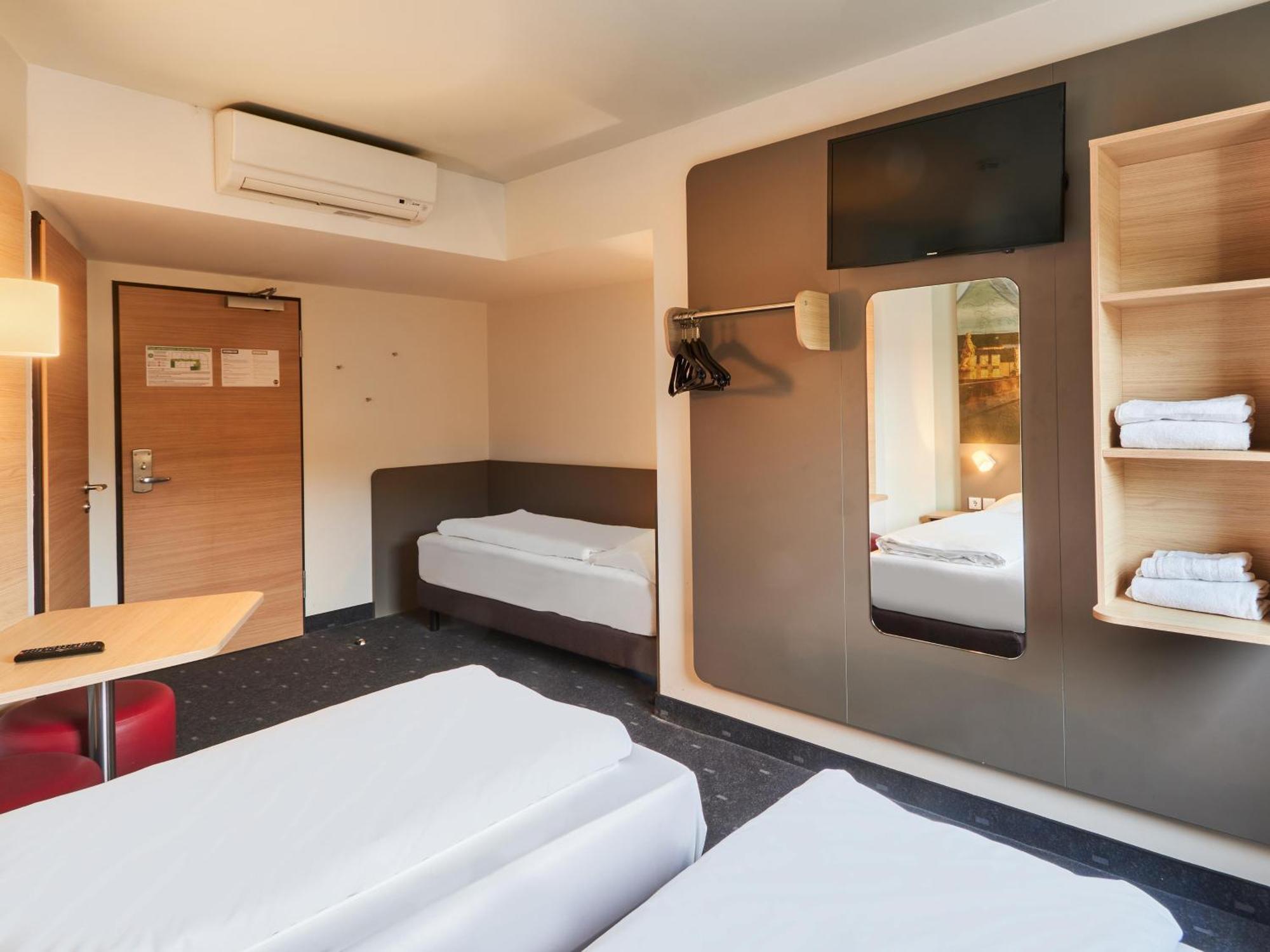 B&B Hotel Wuerzburg-City ภายนอก รูปภาพ