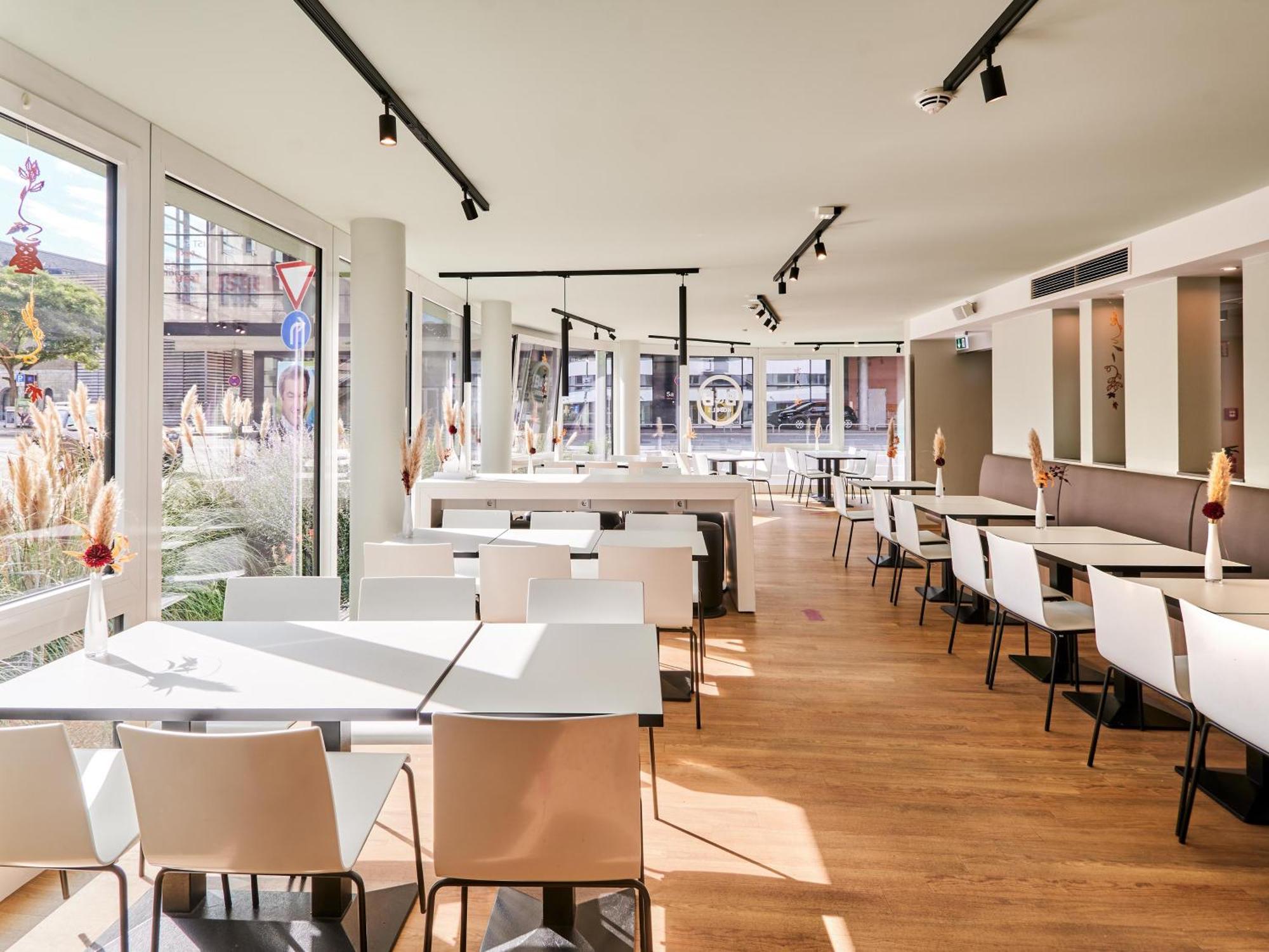 B&B Hotel Wuerzburg-City ภายนอก รูปภาพ