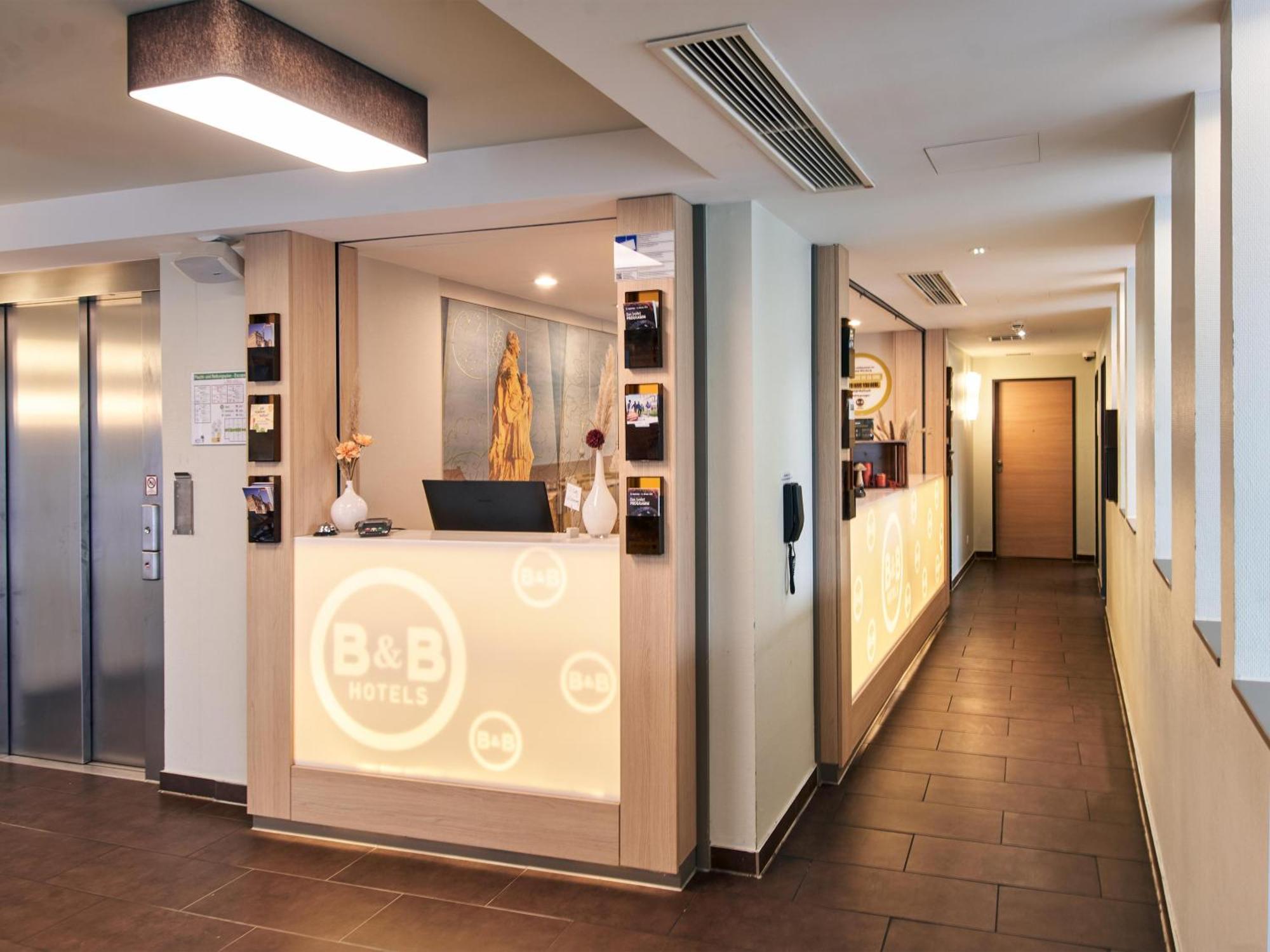 B&B Hotel Wuerzburg-City ภายนอก รูปภาพ